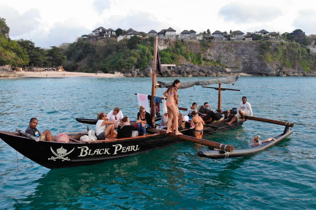 6-Hour Sunset Fishing Experience for Four in Jimbaran